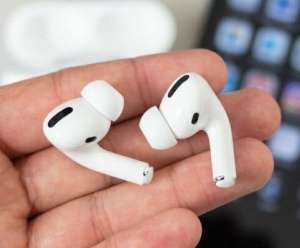   Apple AirPods PRO Bluetooth 5.0   -  1