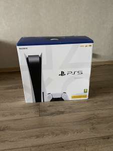  Play Station 5 -  1