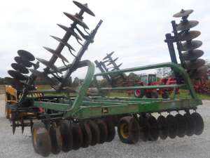  JOHN DEERE 235,   5,5 . . -  1