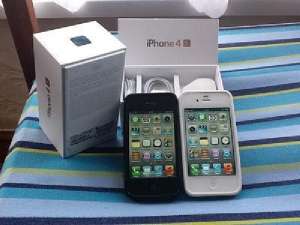 Apple Iphone 4s 32GB Unlocked. -  1
